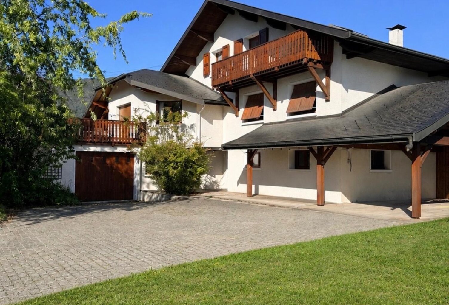 Propriété familiale à St-Sulpice - 540 m² utiles — photo 1