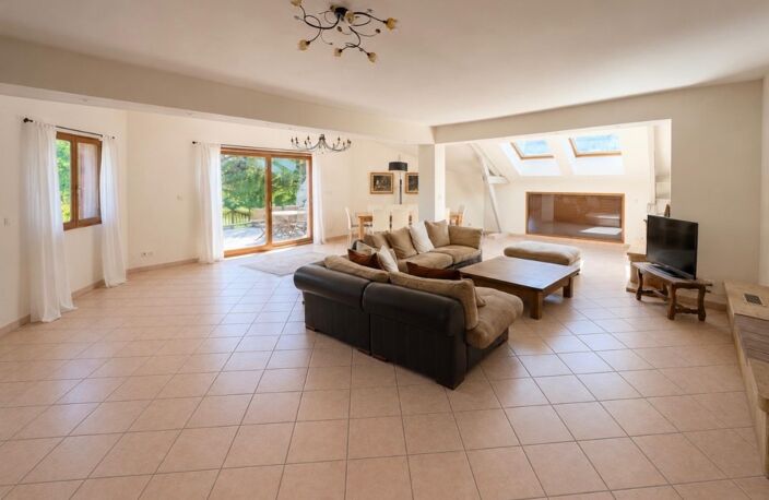 Propriété familiale à St-Sulpice - 540 m² utiles — photo 3