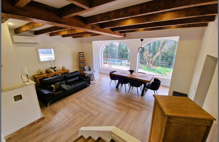 Grande maison et trois appartements sur un terrain de 24000m² — photo 3