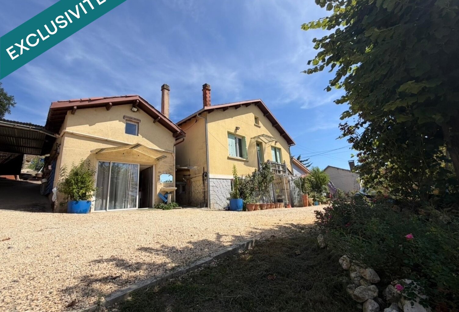 proche de touts commerces maison de 120 m2 sur une parcelle constructible de 8357m2 arborée — photo 1