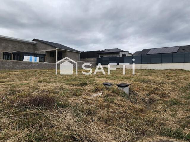 Terrain de 793m² — photo du bien
