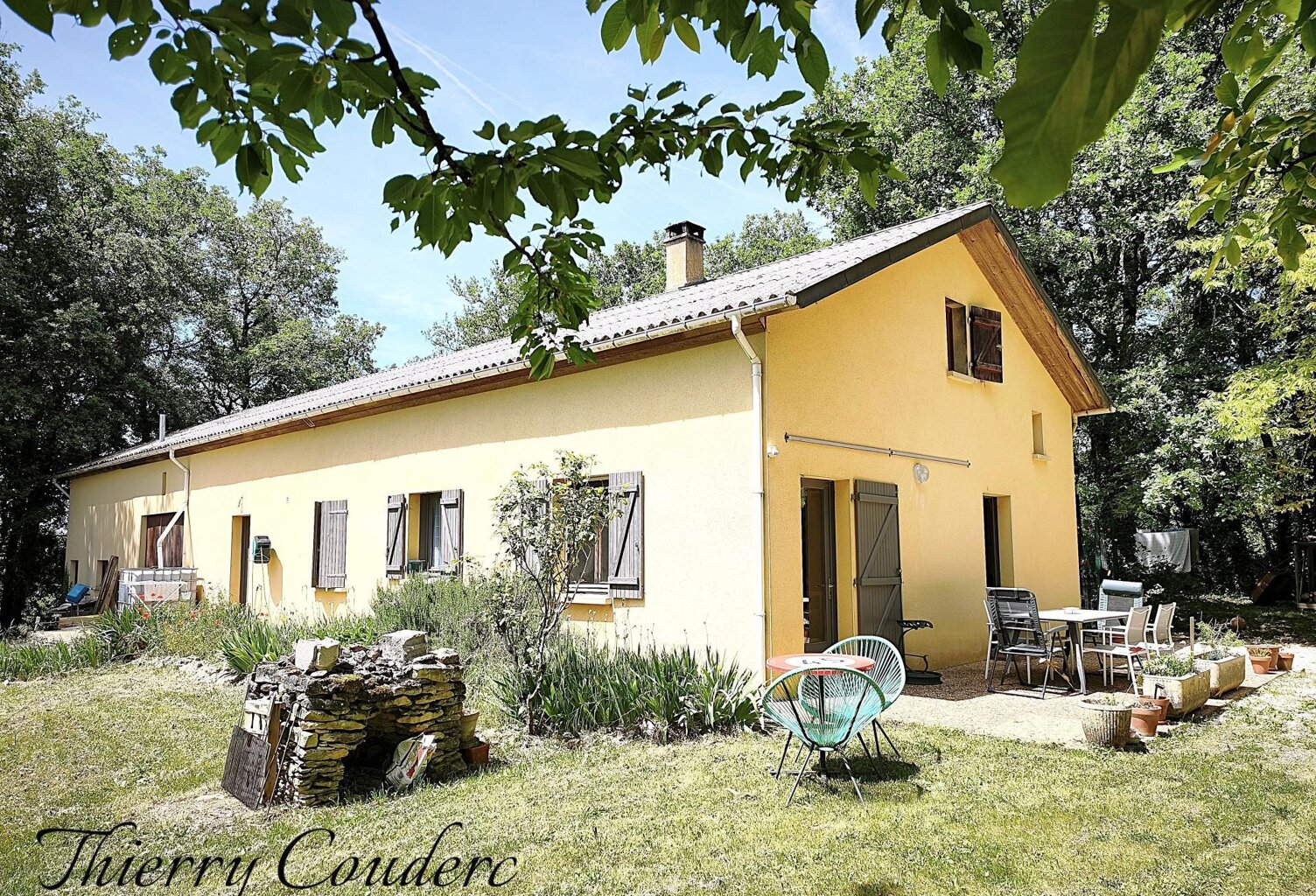Maison au calme avec terrain boisé. — photo 1