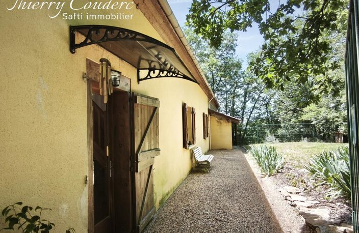 Maison au calme avec terrain boisé. — photo 3