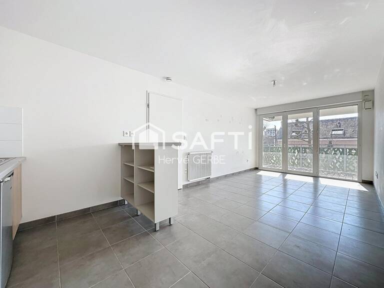 Superbe T2 lumineux avec balcon et stationnement — photo 1