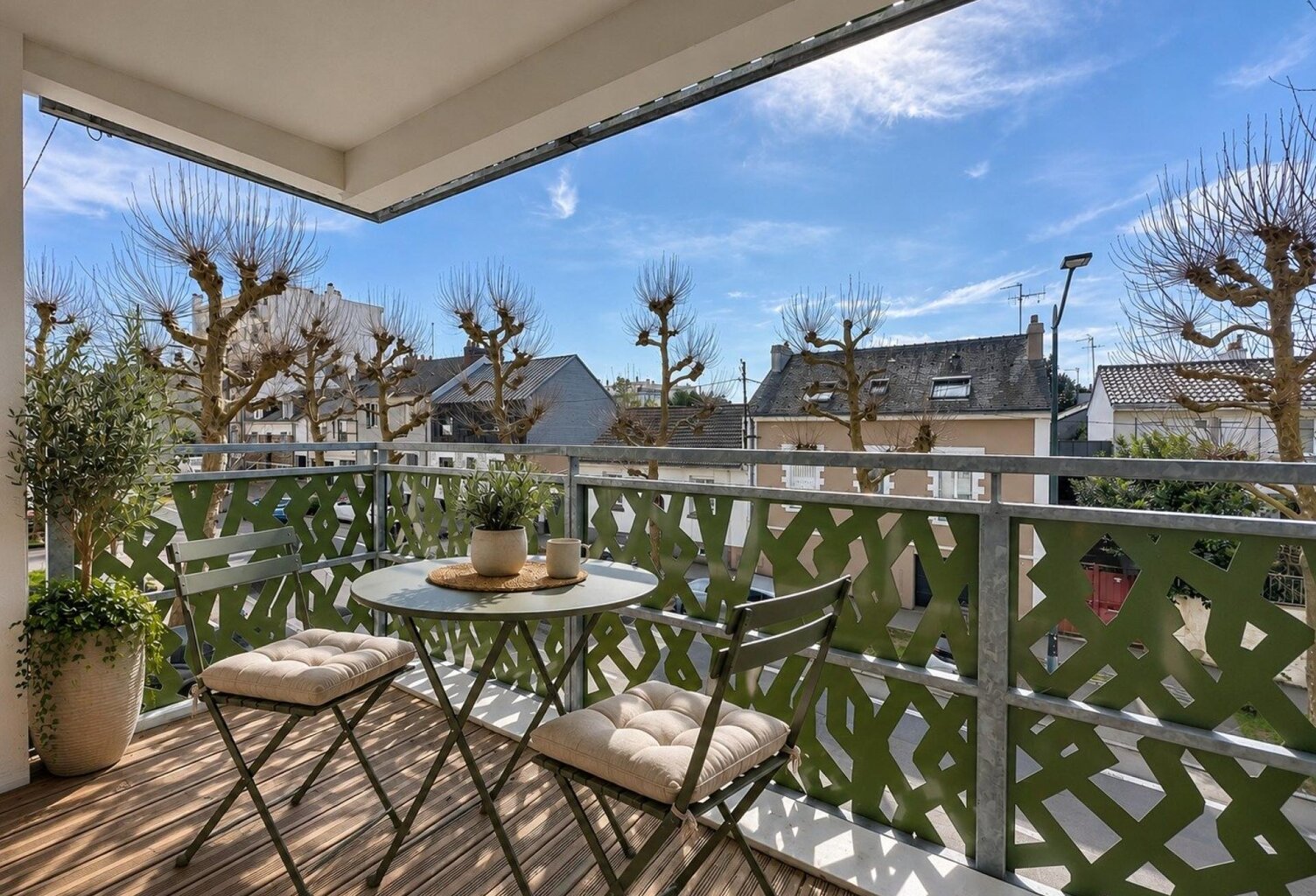Superbe T2 lumineux avec balcon et stationnement — photo 1