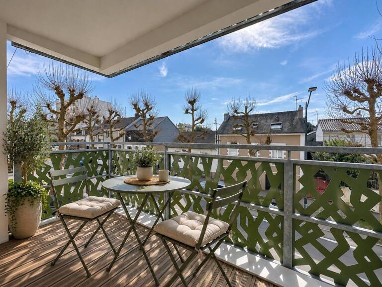 Superbe T2 lumineux avec balcon et stationnement — photo 1