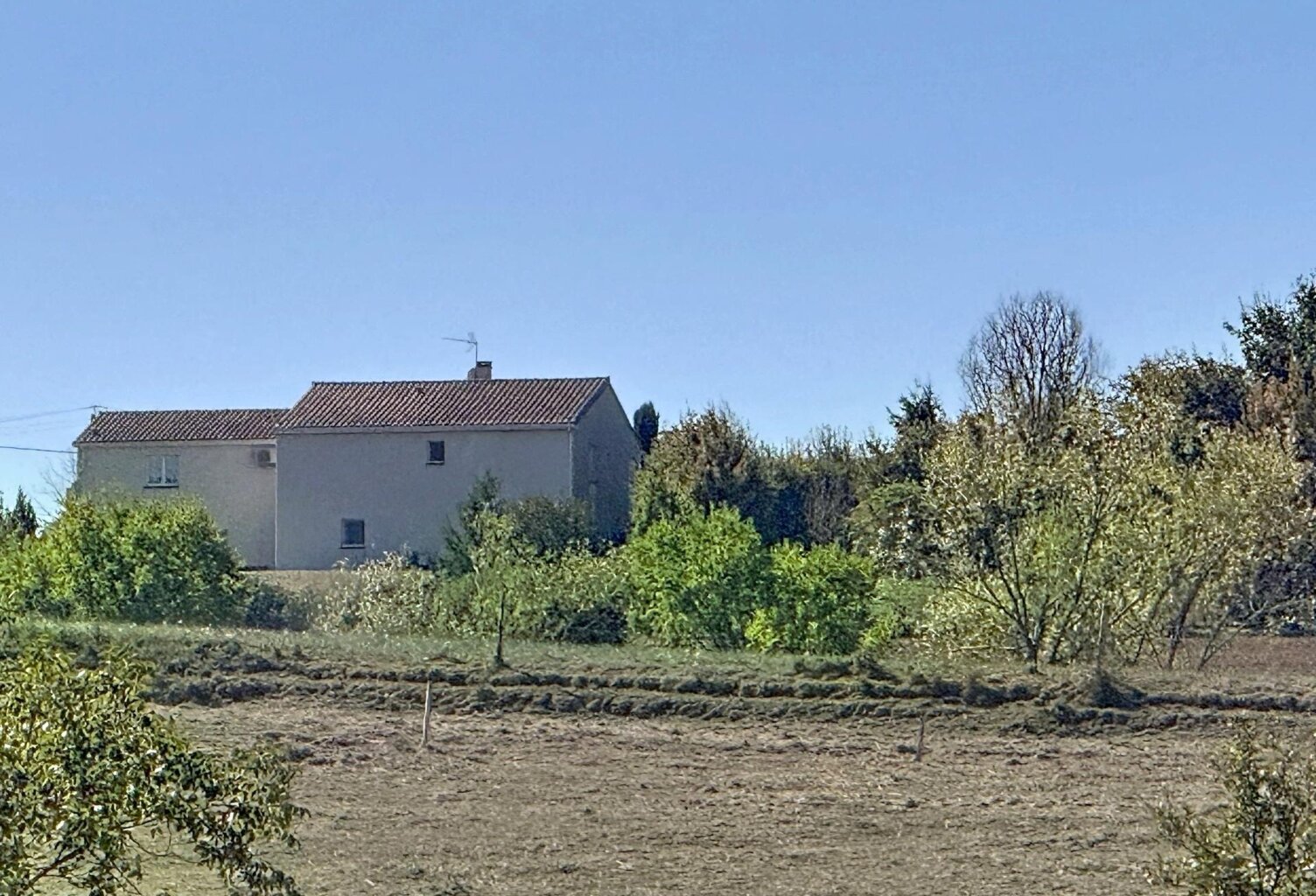 Jolie villa type T6 - garage - calme - vue imprenable sur le village. — photo 1