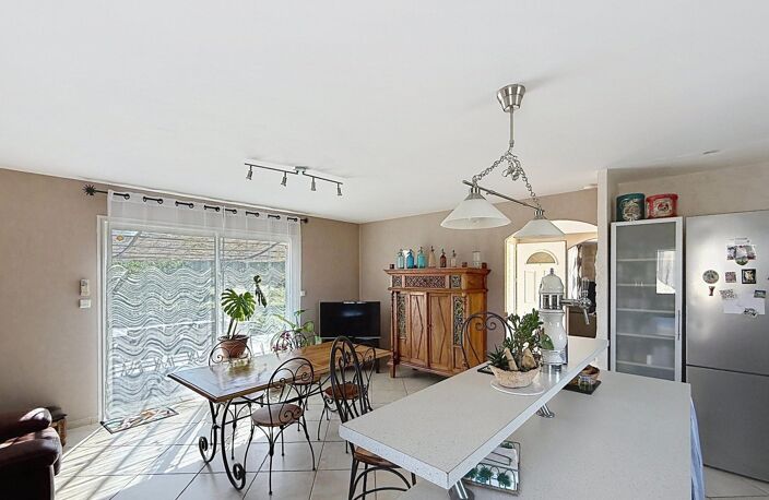 Jolie villa type T6 - garage - calme - vue imprenable sur le village. — photo 4