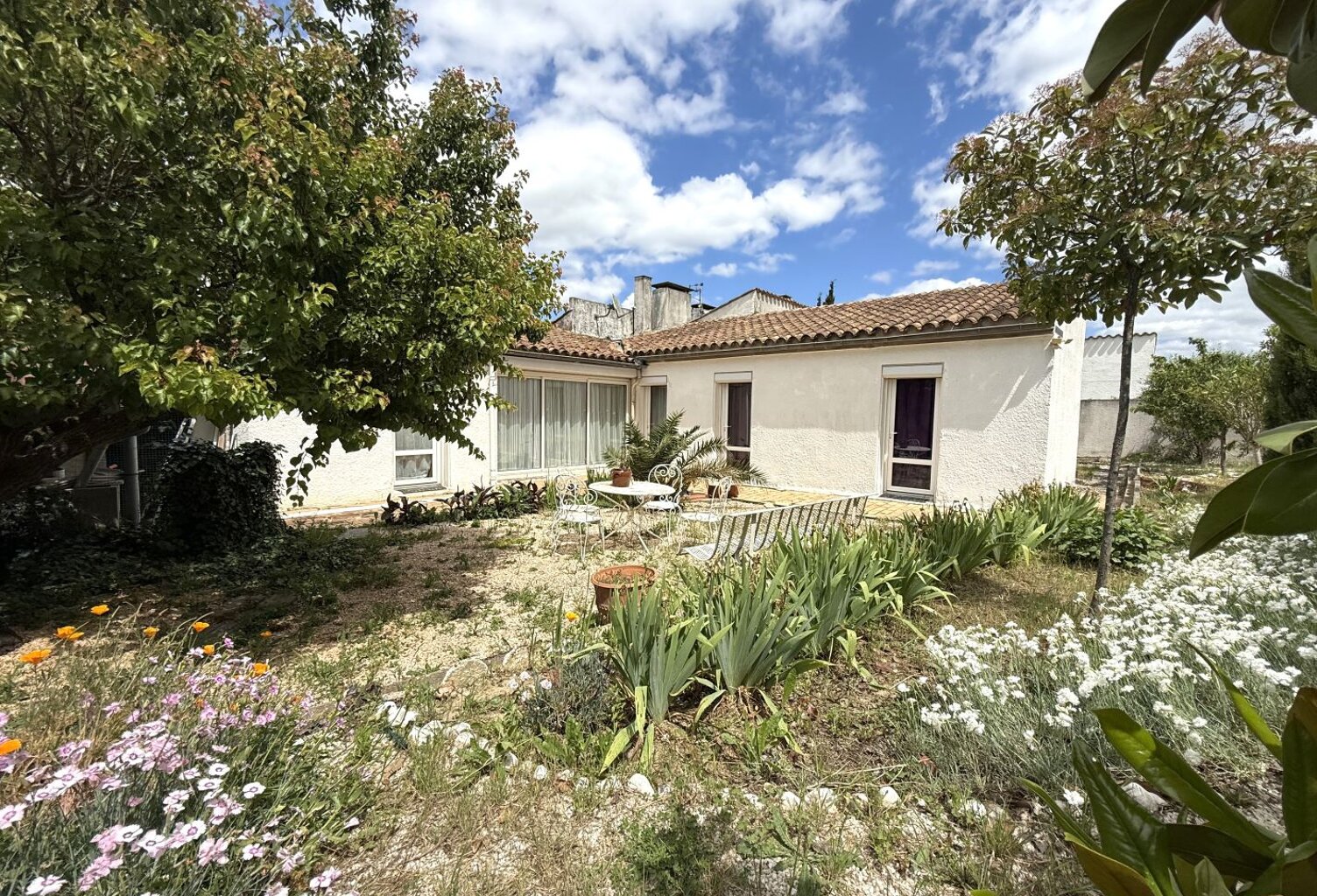 Villa — photo 1