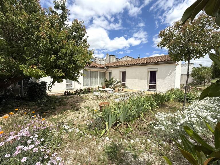 Villa — photo 1