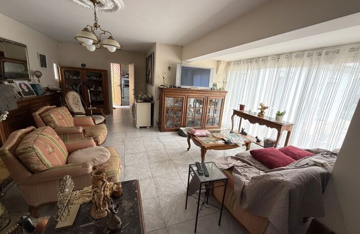 Villa — photo 3