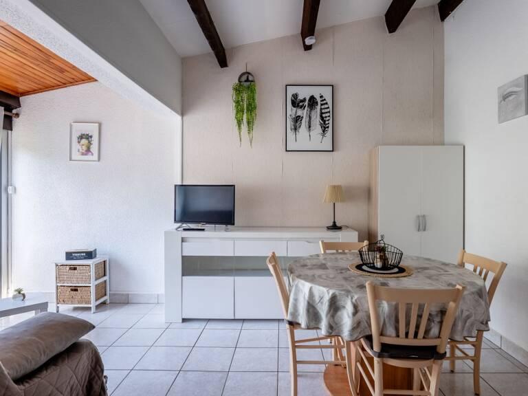 Studio Studio cabine, piscine et parking — photo 1