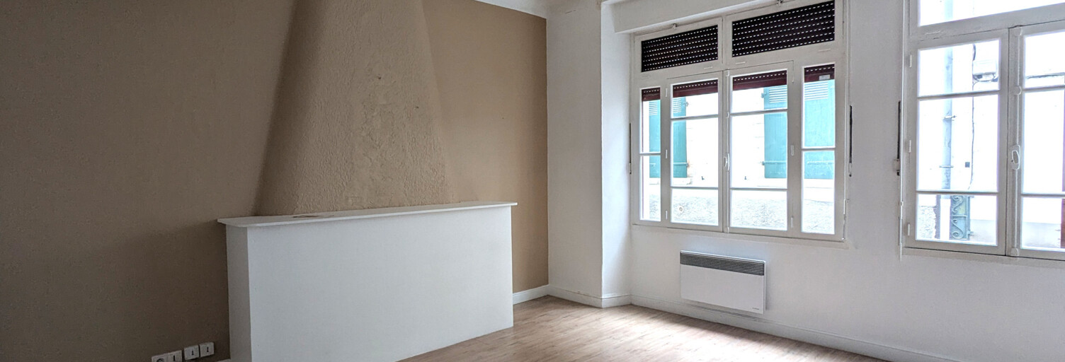 Commerce  28 m² à louer à Saint-Palais (64120)
