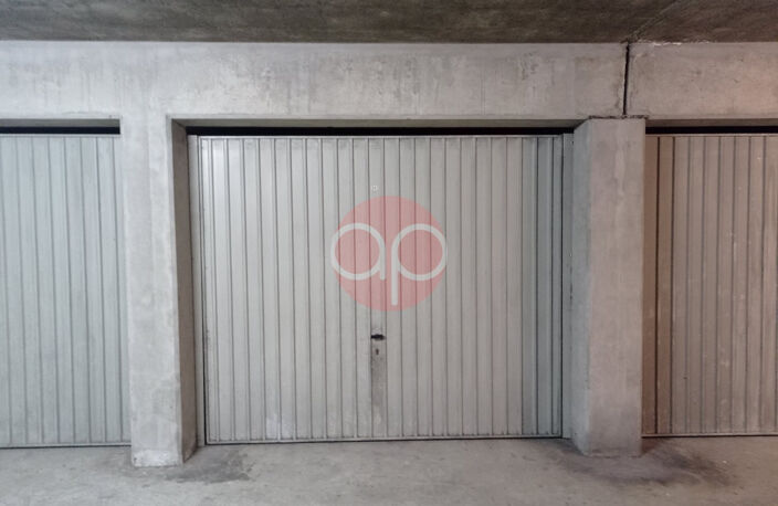 Garage Box fermé - Clémence Isaure Castanet — photo 2