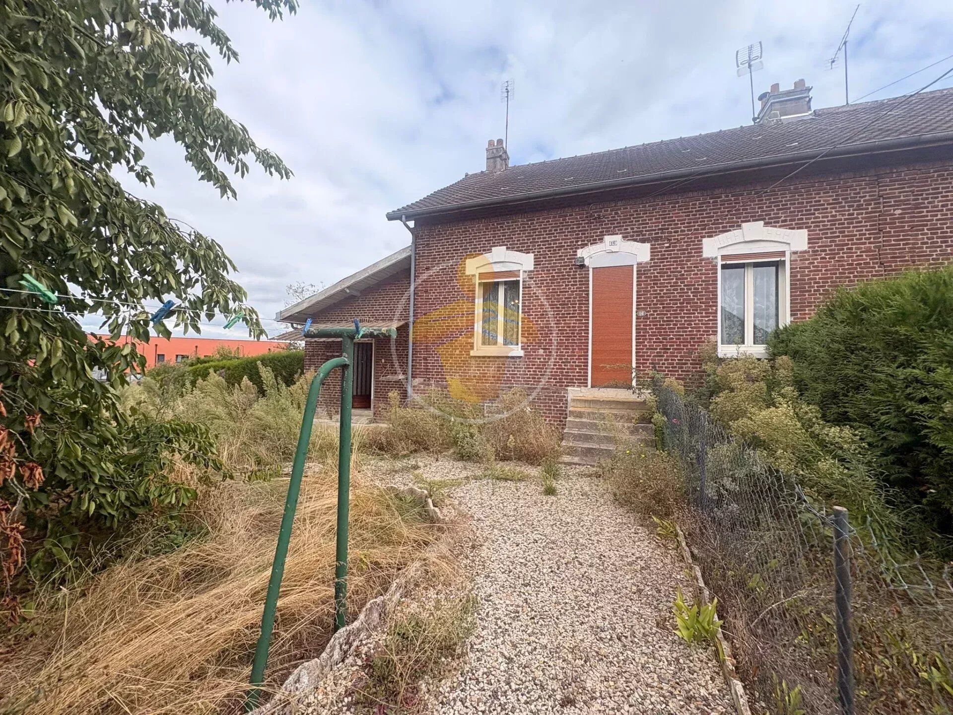 Maison 3 pièces 55 m² · à Sinceny · 55 m² · 56 000 €
