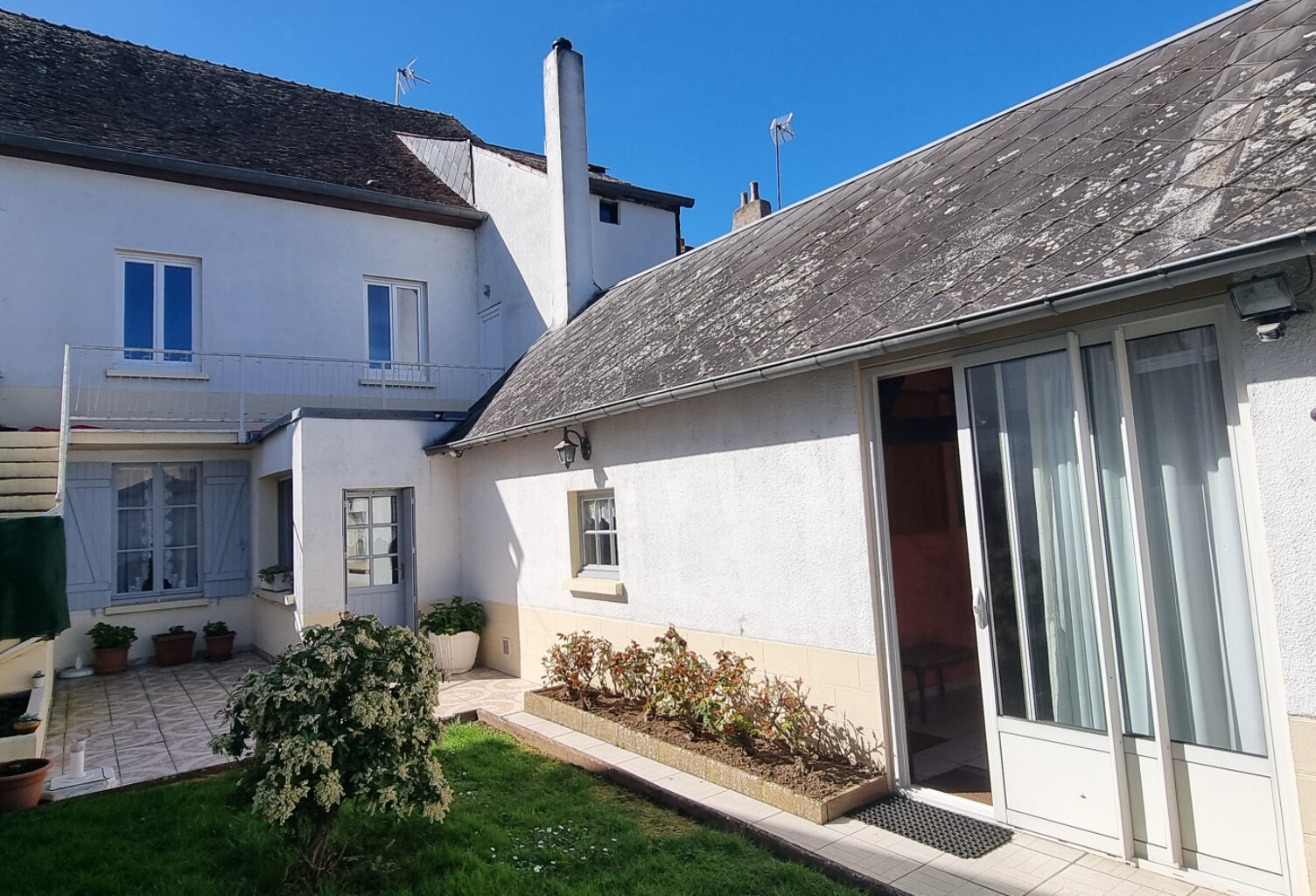 Immeuble à Châteaudun (28) — photo 1