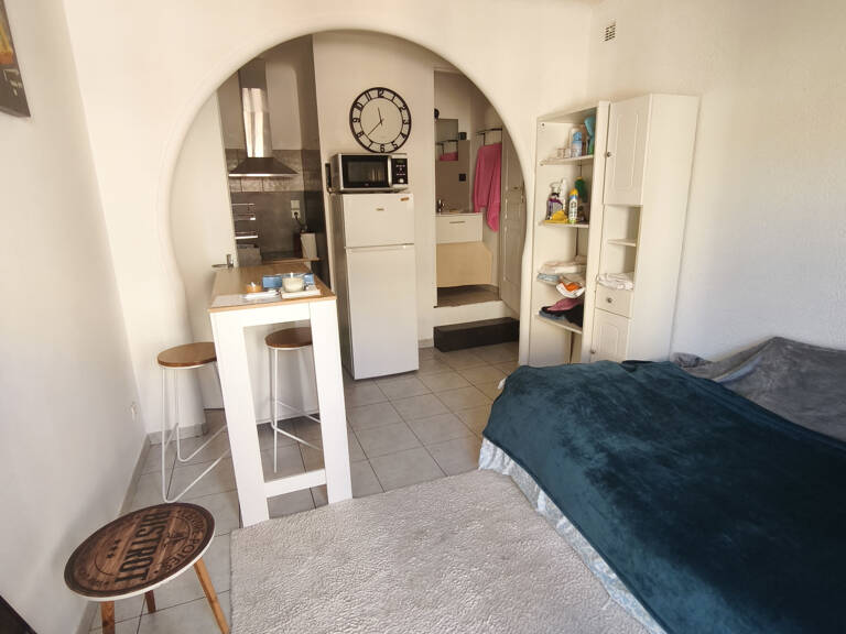 Studio meublé rénové 19 m2 avec balcon   1er et dernier étag — photo 1