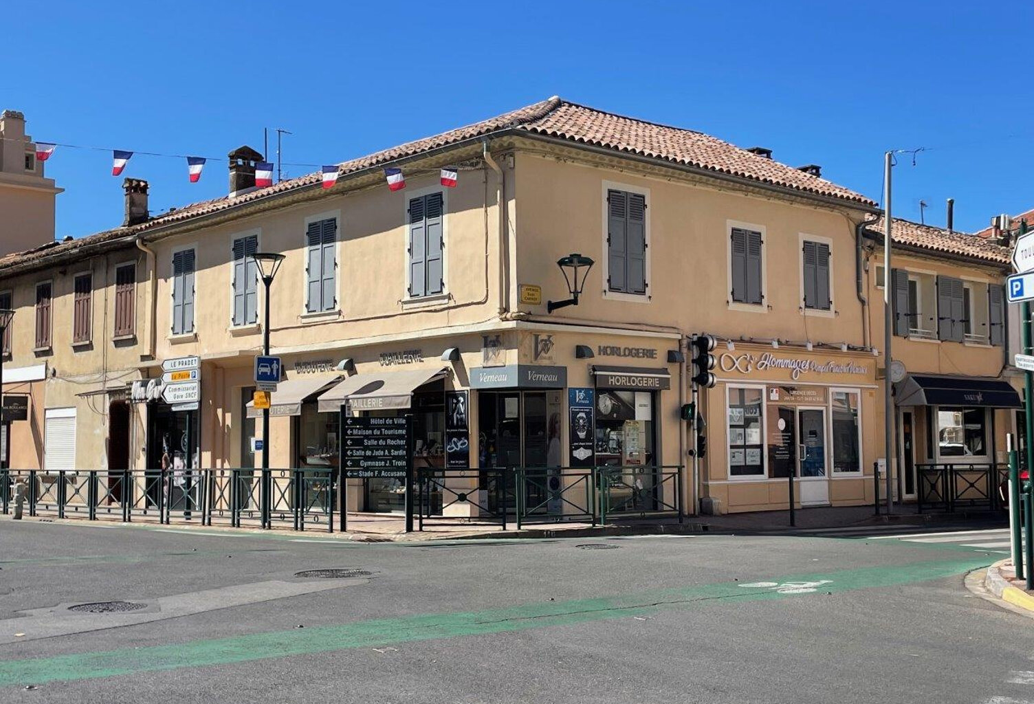IMMEUBLE DE RAPPORT LA GARDE (83130) EMPLACEMENT DE 1ER ORDR — photo 1