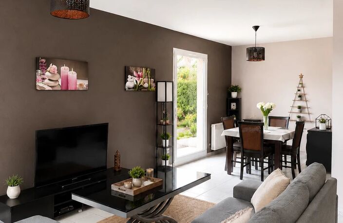 Maison trois chambres, avec garage et piscine. — photo 2