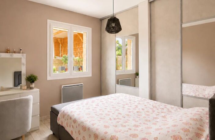Maison trois chambres, avec garage et piscine. — photo 5
