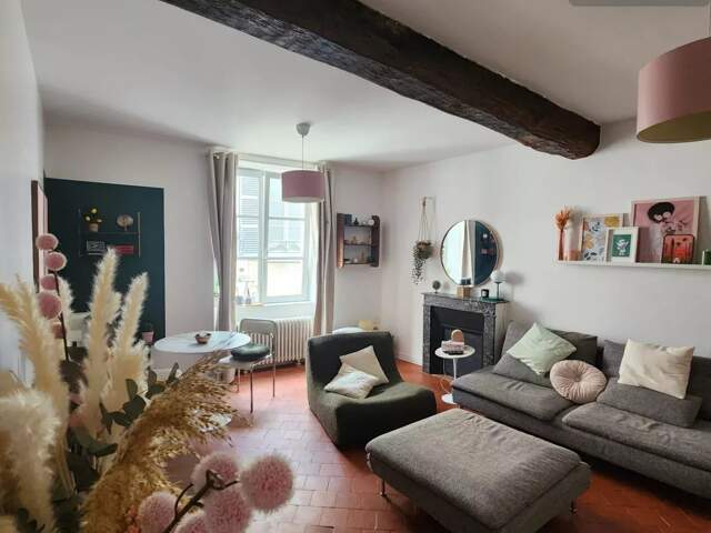 Maison de ville  en centre ville — photo du bien
