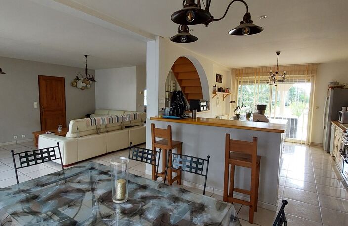 Vente Maison/villa 10 pièces — photo 3
