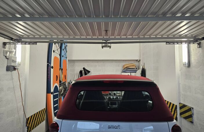 EXCLUSIF PIEDS DANS L'EAU 3 PIECES CAVE ET GARAGE — photo 2