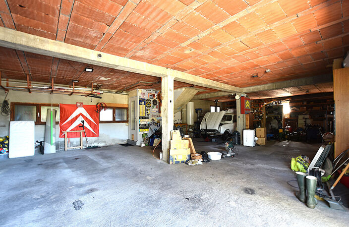 MAISON SPACIEUSE AVEC SOUS SOL TOTAL, PROCHE DES COMMERCES : — photo 4