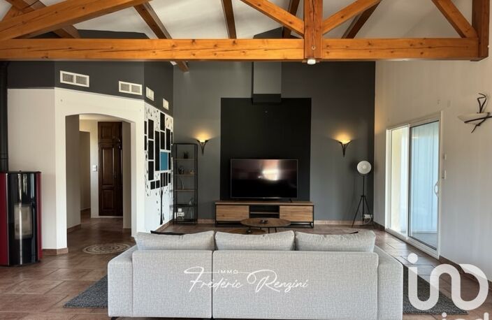Vente Maison/villa 9 pièces — photo 2