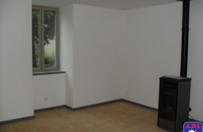 Location appartement 4 pièces 82 m² à Tarascon-sur-Ariège (09400) — photo 2