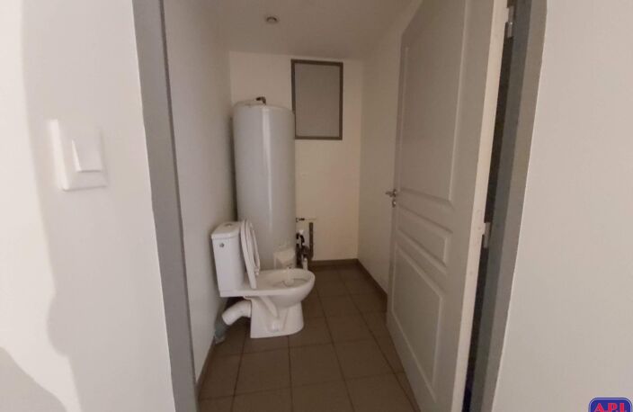 Location appartement 4 pièces 82 m² à Tarascon-sur-Ariège (09400) — photo 4