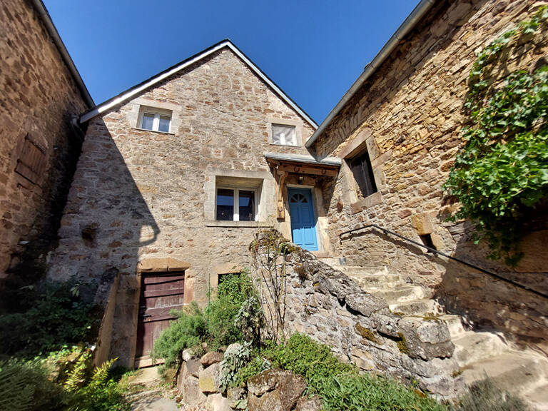 Maison de type 2 avec une cour, grande cave et grange attenante - DRUELLE — photo 1