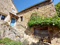 Maison de type 2 avec une cour, grande cave et grange attenante - DRUELLE — photo 2