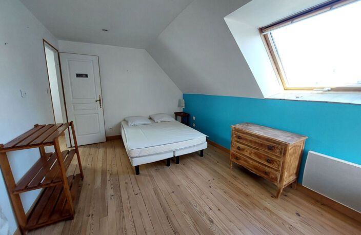 Maison de type 2 avec une cour, grande cave et grange attenante - DRUELLE — photo 5