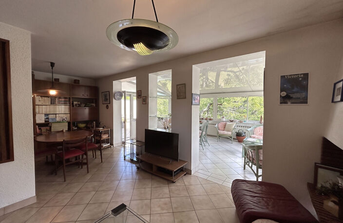 Belle maison familiale de 145 m² avec jardin clos, garage, véranda. — photo 3