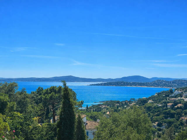 TERRAIN VUE MER AVEC PC EN COURS — photo du bien