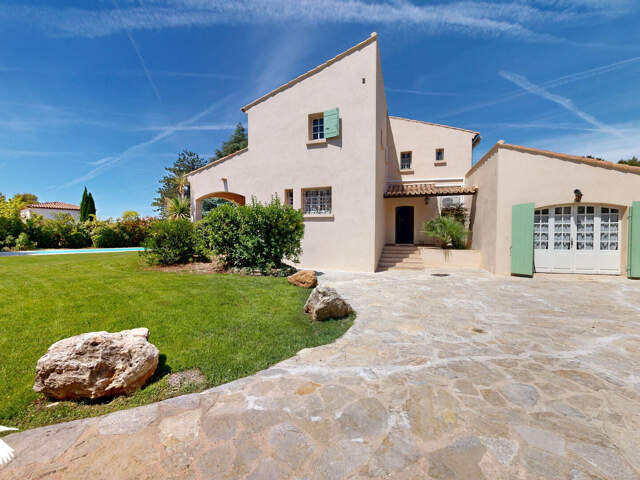 A vendre -  Allauch - Villa  7 pièces195 m2 avec jardin et piscine - dépendance - stationnement - secteur La Ribassière - 13190 Allauch — photo du bien