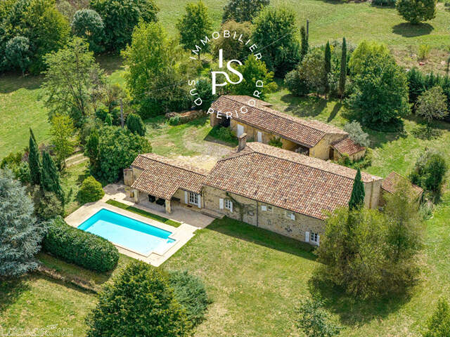 Maison en pierre avec piscine et dépendances - Lacapelle Biron — photo du bien