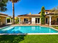 **LE MUY  MAISON FAMILIALE AVEC PISCINE, BEAUX VOLUMES ET VUE DÉGAGÉE** — photo 3
