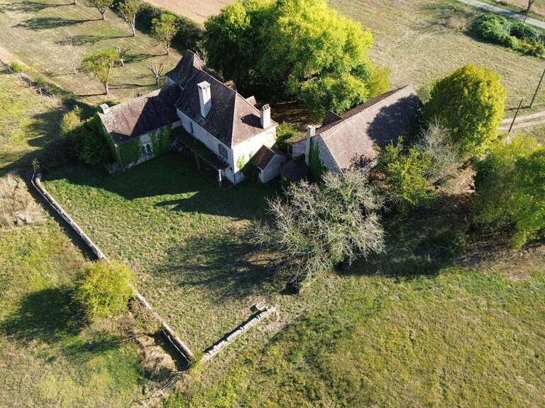Calvignac, propriété et dépendances au bord du lot — photo 1