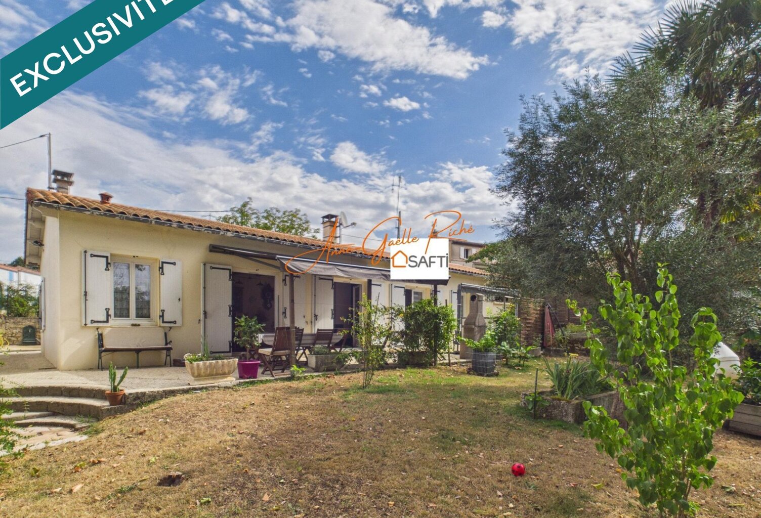 Maison familiale, vie de plain-pied, jardin et deux garages — photo 1