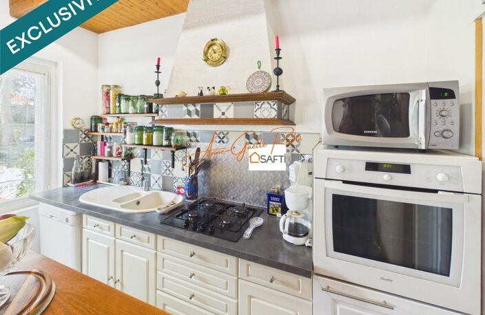 Maison familiale, vie de plain-pied, jardin et deux garages — photo 3