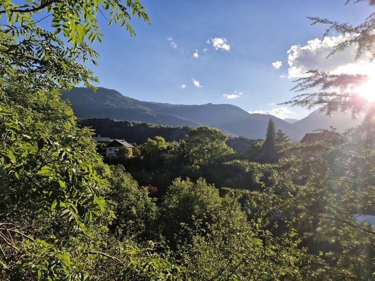 Terrain à bâtir, centre-ville de Guillestre — photo 1