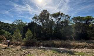 Terrain  5350 m² à vendre à Sainte-Anastasie-sur-Issole (83136)