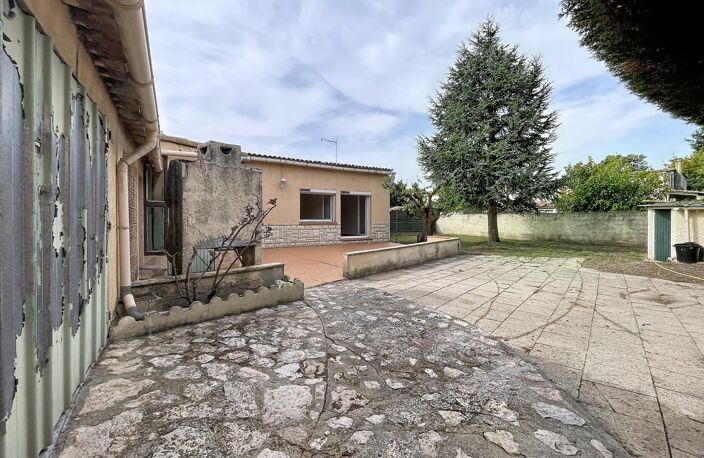 LE PONTET  ARBALESTIÈRE - MAISON DE PLAIN-PIED  3 CHAMBRES  JARDIN  2 GARAGES — photo 3