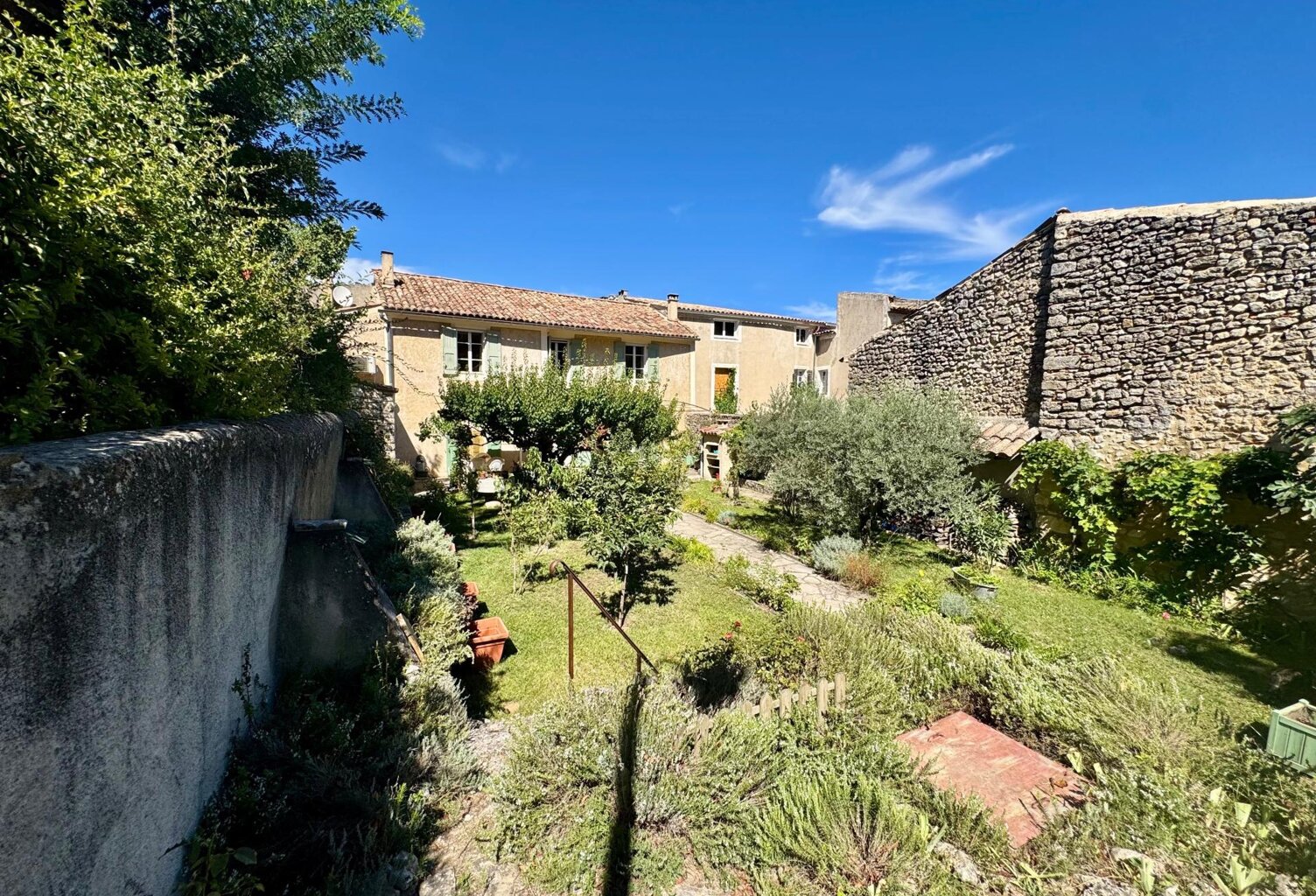 Propriété historique avec jardin et caves — photo 1