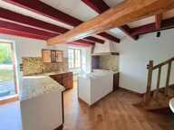 Maison en pierre avec des dépendances — photo 2
