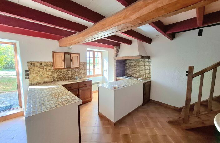 Maison en pierre avec des dépendances — photo 2