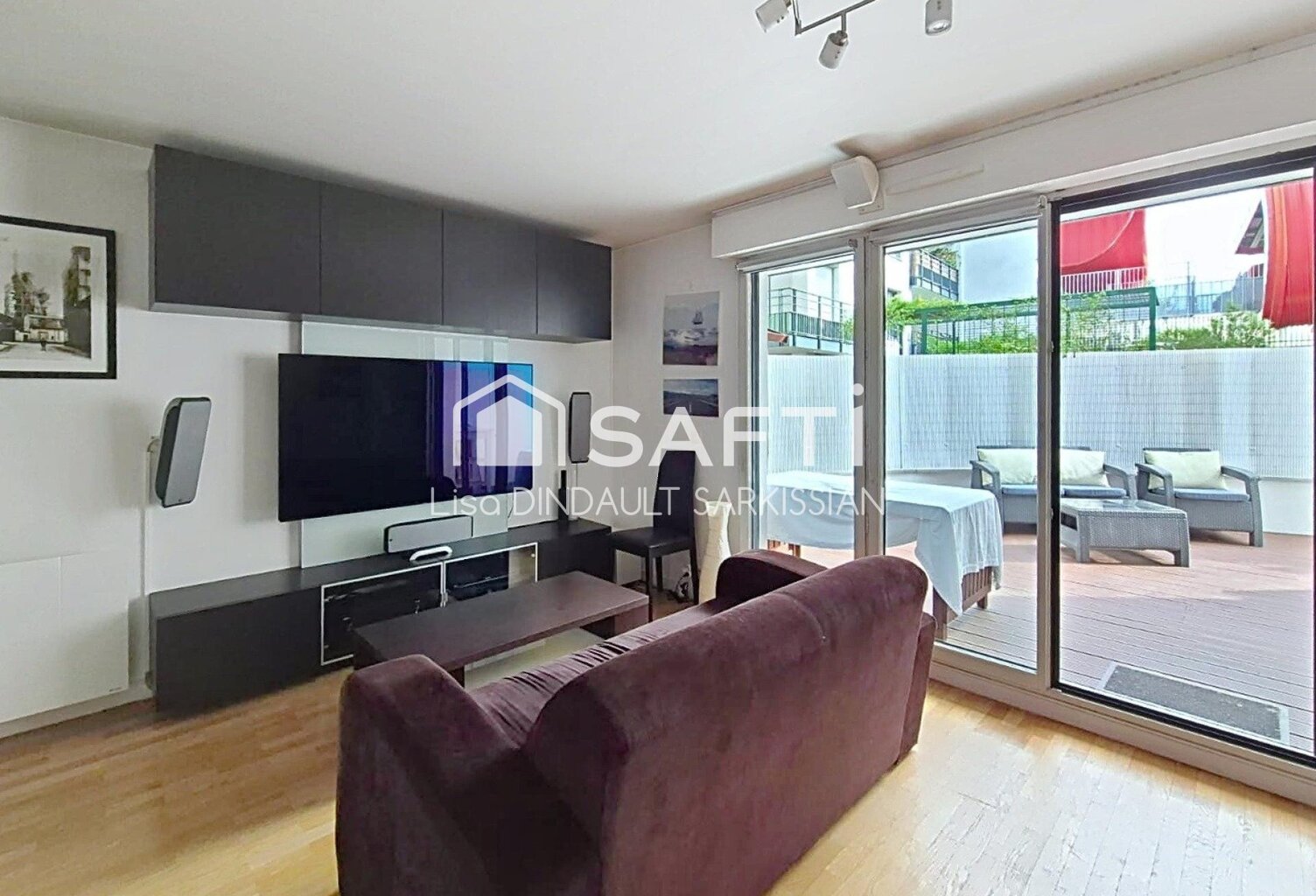 Appartement deux pièces à vendre avec terrasse et parking — photo 1