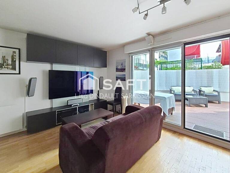 Appartement deux pièces à vendre avec terrasse et parking — photo 1
